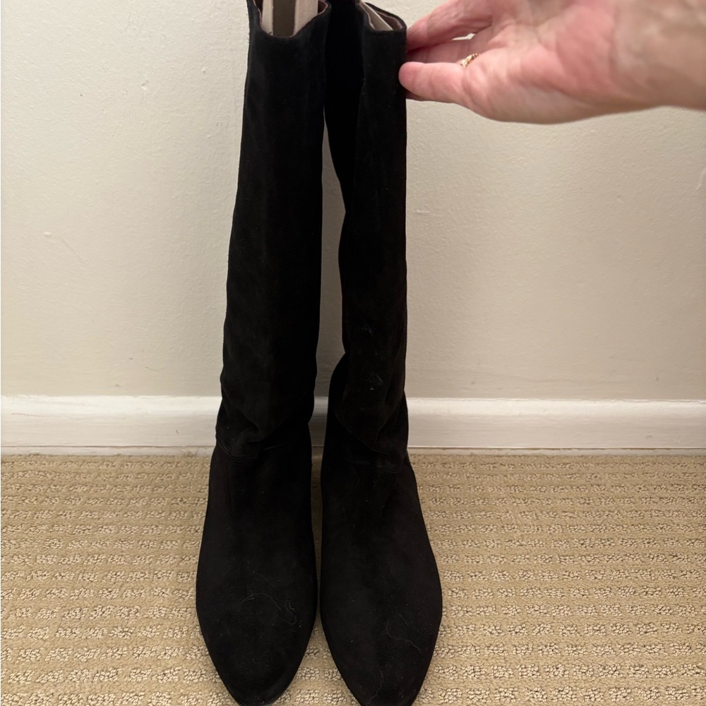 Size 42. Pull on boot. Low heel. Suede. Black.